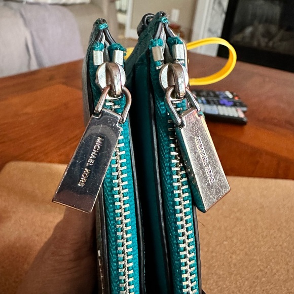 Michael Kors Snake Texture Leather Large Double Full Zip Wallet / Wrislet, Teal - Picture 8 of 15